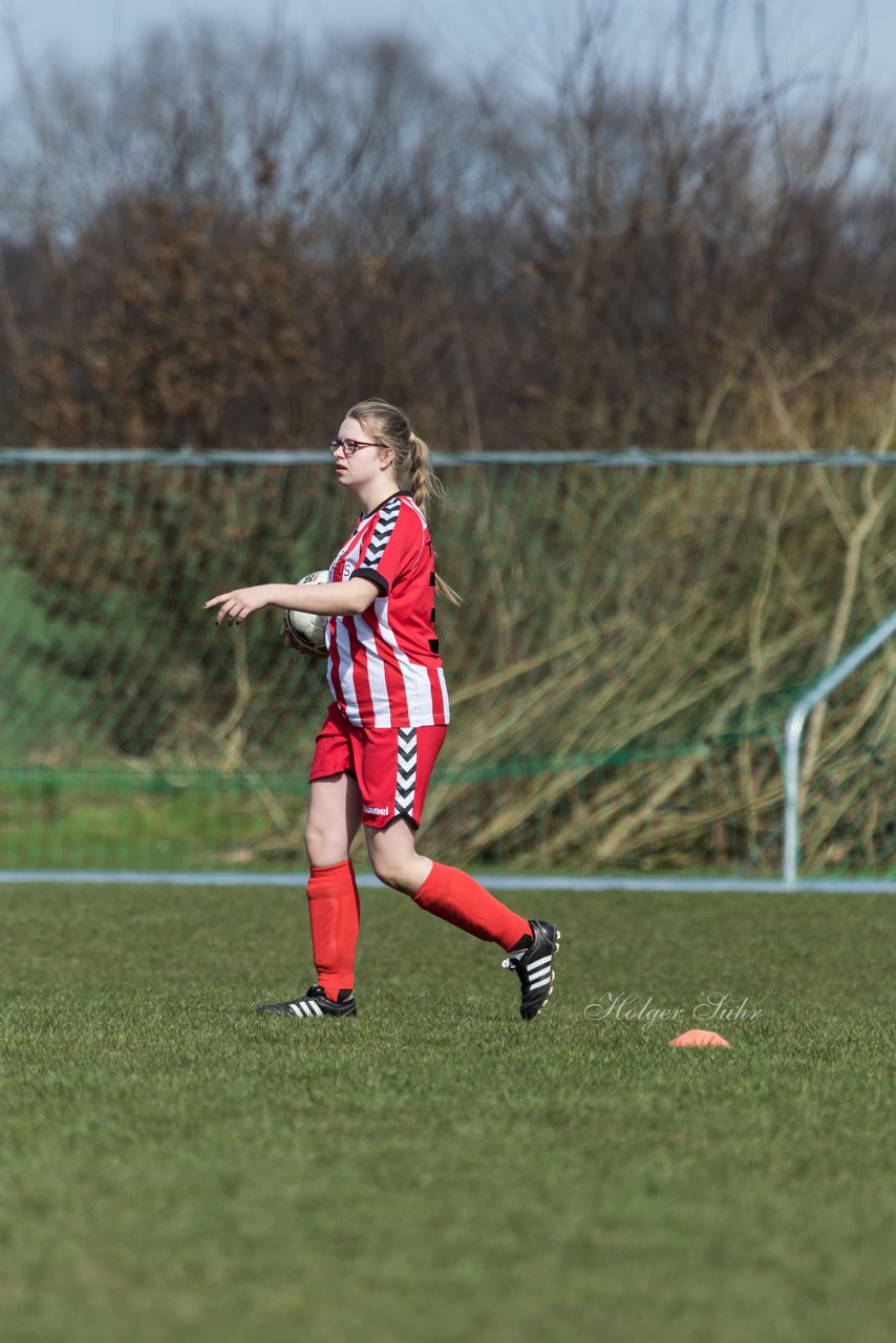 Bild 118 - C-Juniorinnen TSV Zarpen - TuS Tensfeld : Ergebnis: 2:1